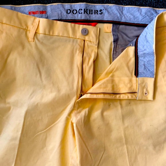 Dockers Ultimate Supreme Flex Shorts 40 - Picture 6 of 8